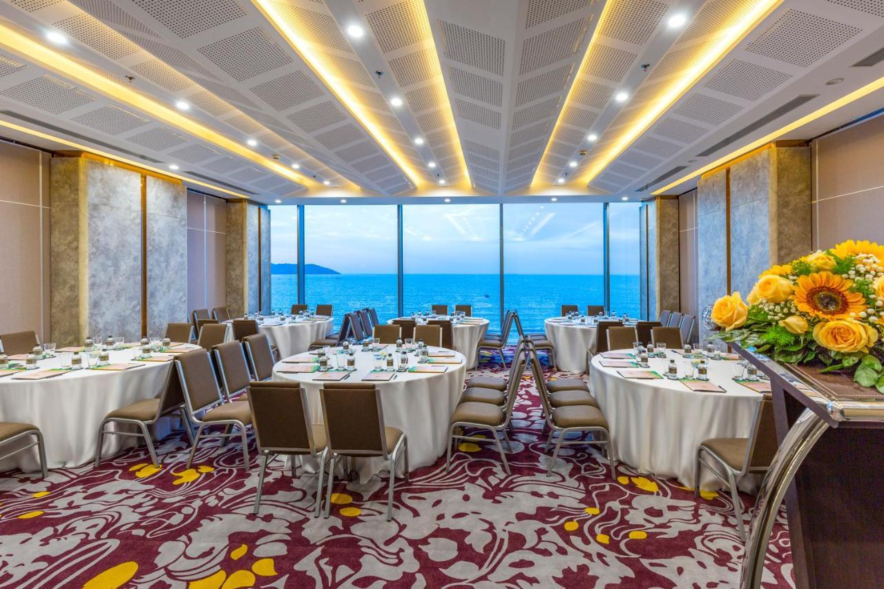 Le Sands Oceanfront Danang Hotel מראה חיצוני תמונה
