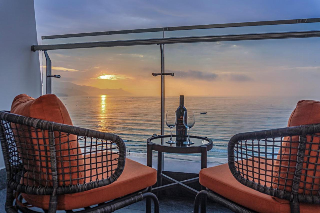 Le Sands Oceanfront Danang Hotel מראה חיצוני תמונה