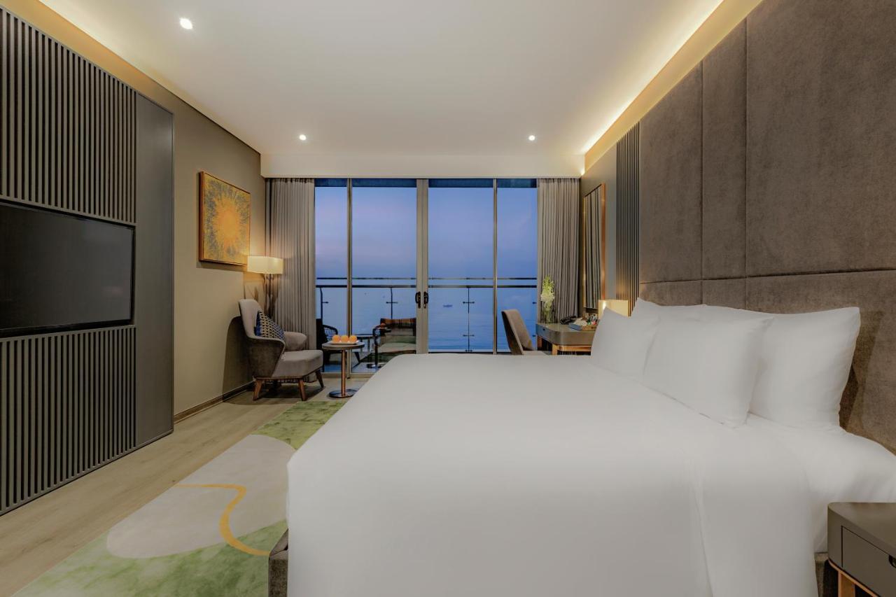 Le Sands Oceanfront Danang Hotel מראה חיצוני תמונה