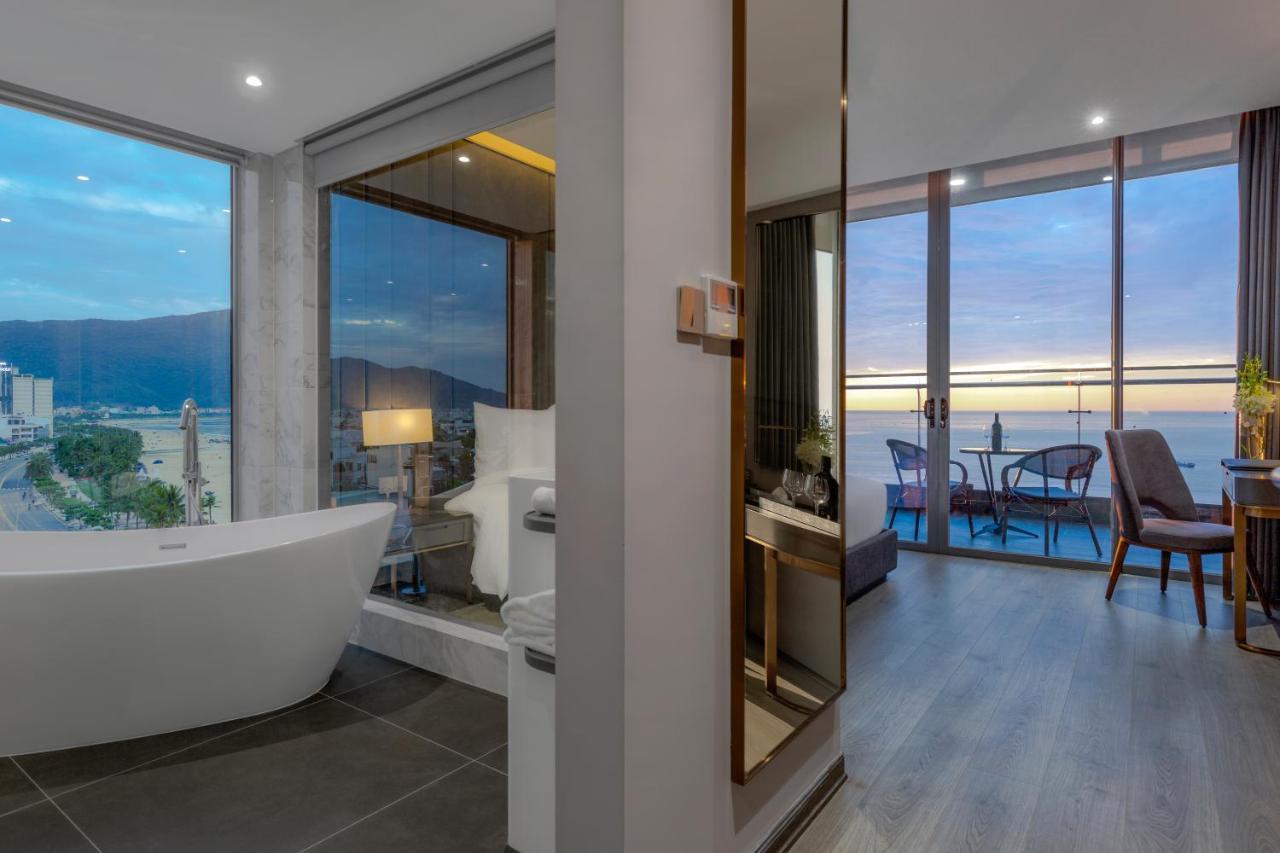 Le Sands Oceanfront Danang Hotel מראה חיצוני תמונה