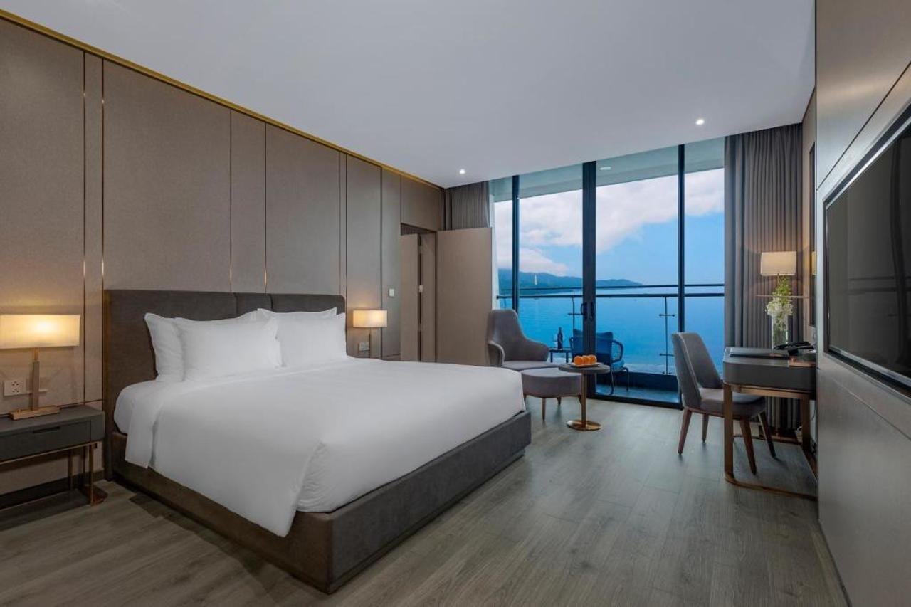Le Sands Oceanfront Danang Hotel מראה חיצוני תמונה