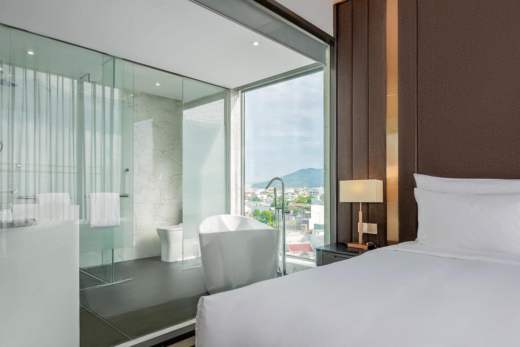 Le Sands Oceanfront Danang Hotel מראה חיצוני תמונה